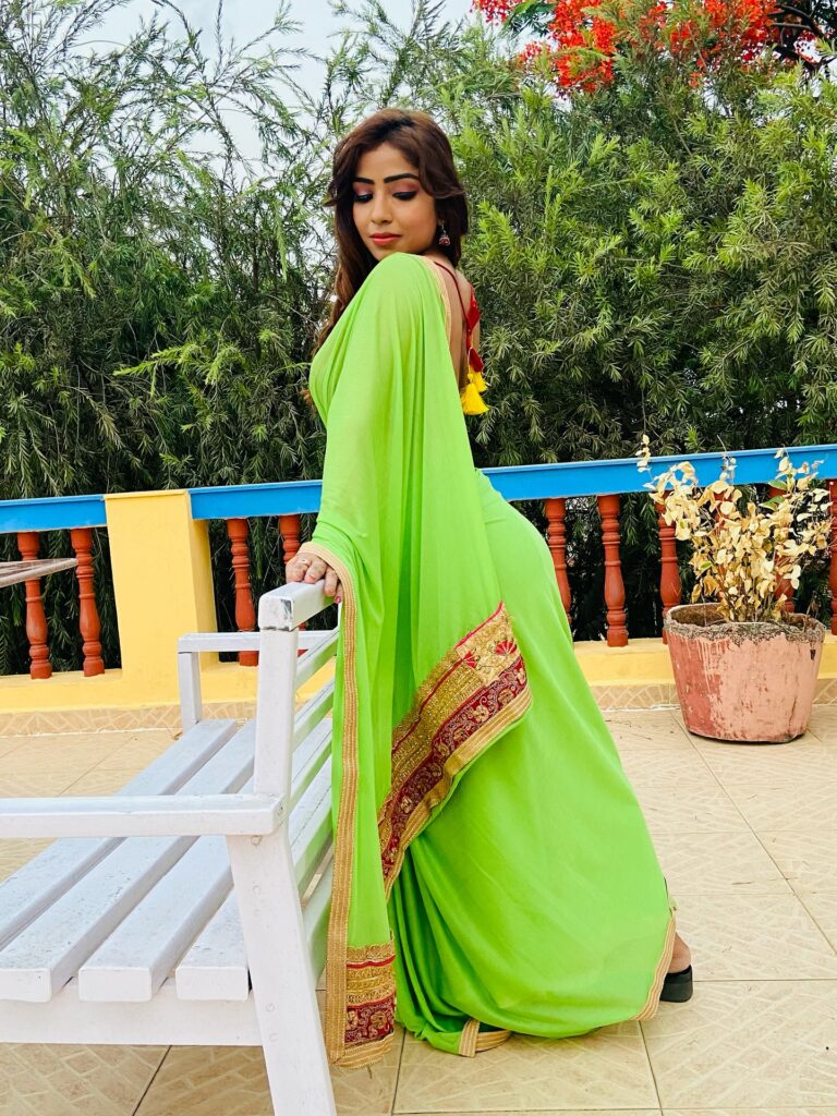 ayushi sari 3 pic