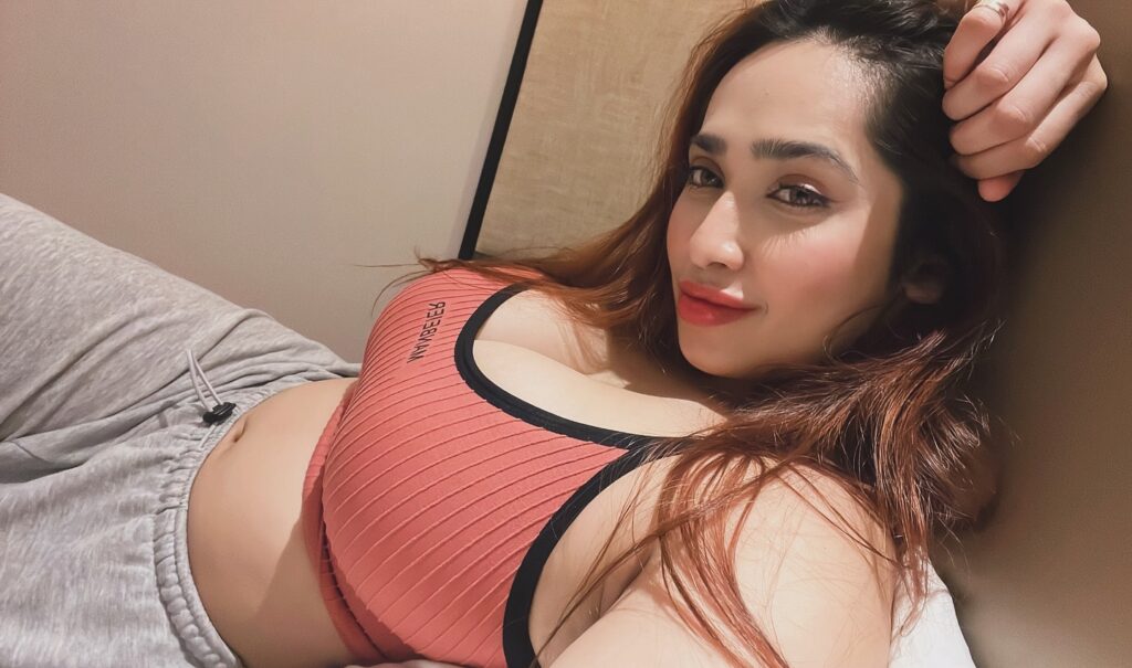 aditi boobs pic